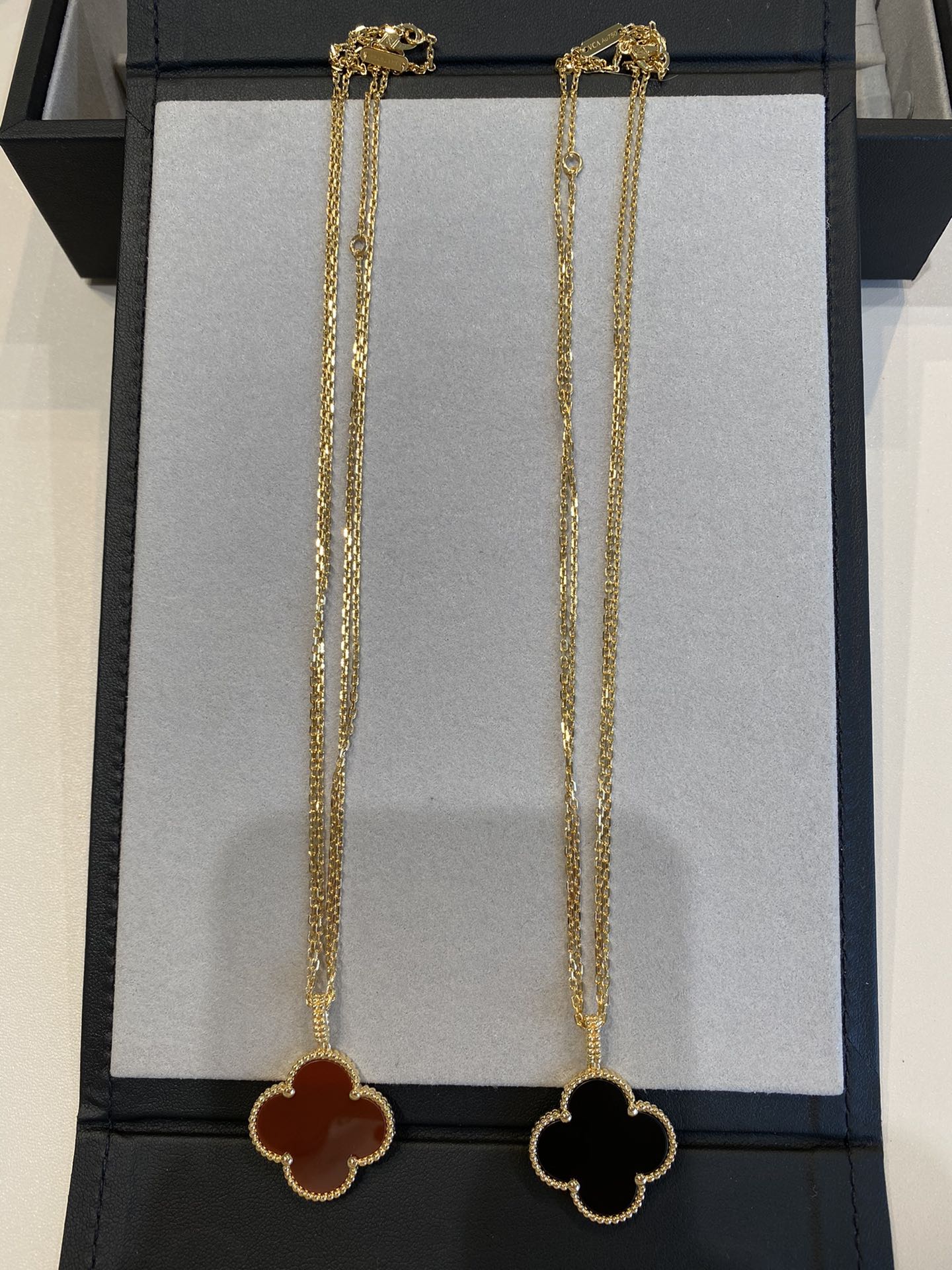 [Triumph Jewelry]CLOVER 25MM NECKLACE GOLD CARNELIAN