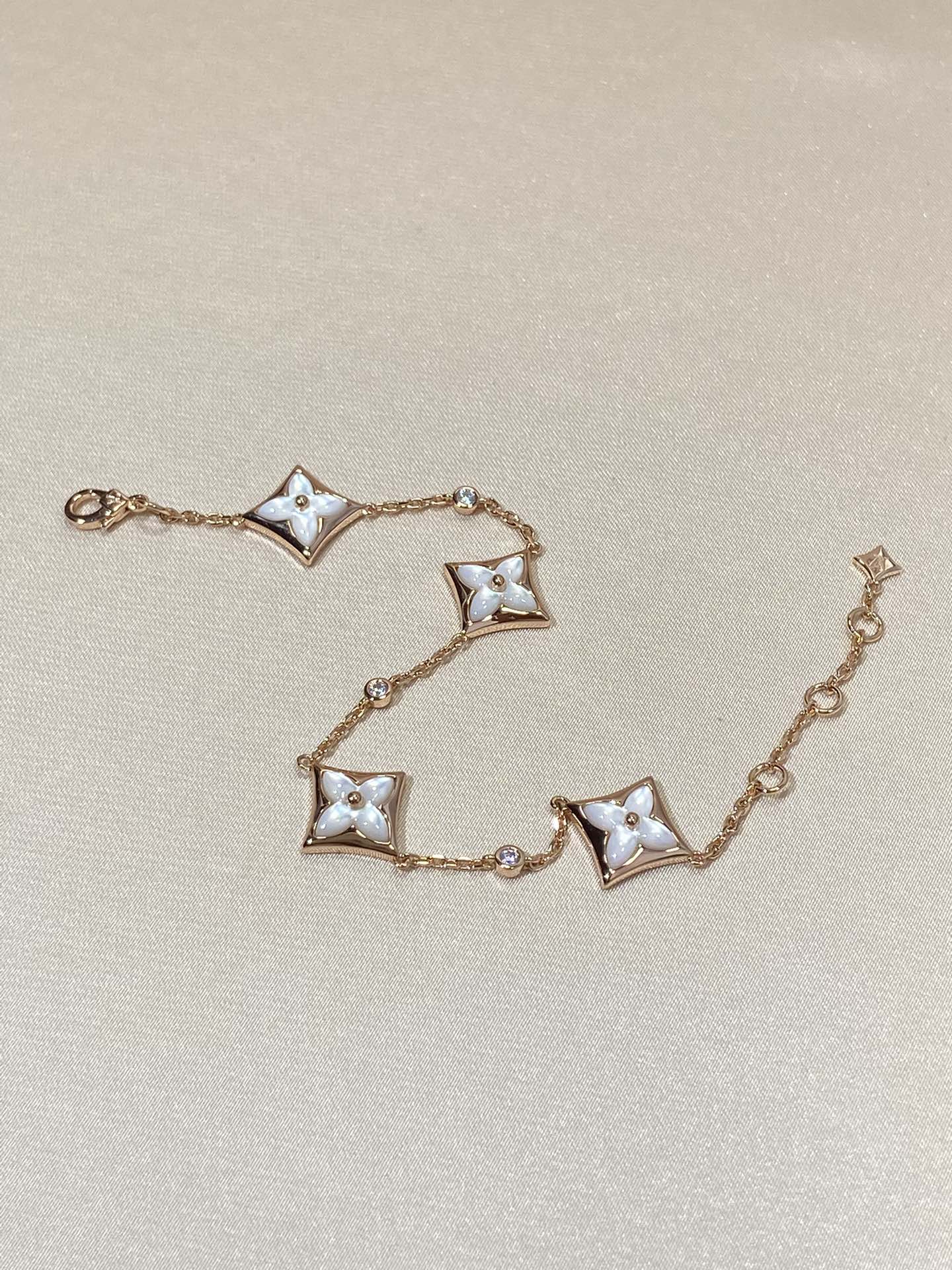 [Triumph Jewelry]STAR 4 MOTIF MOP DIAMOND PINK GOLD BRACELET