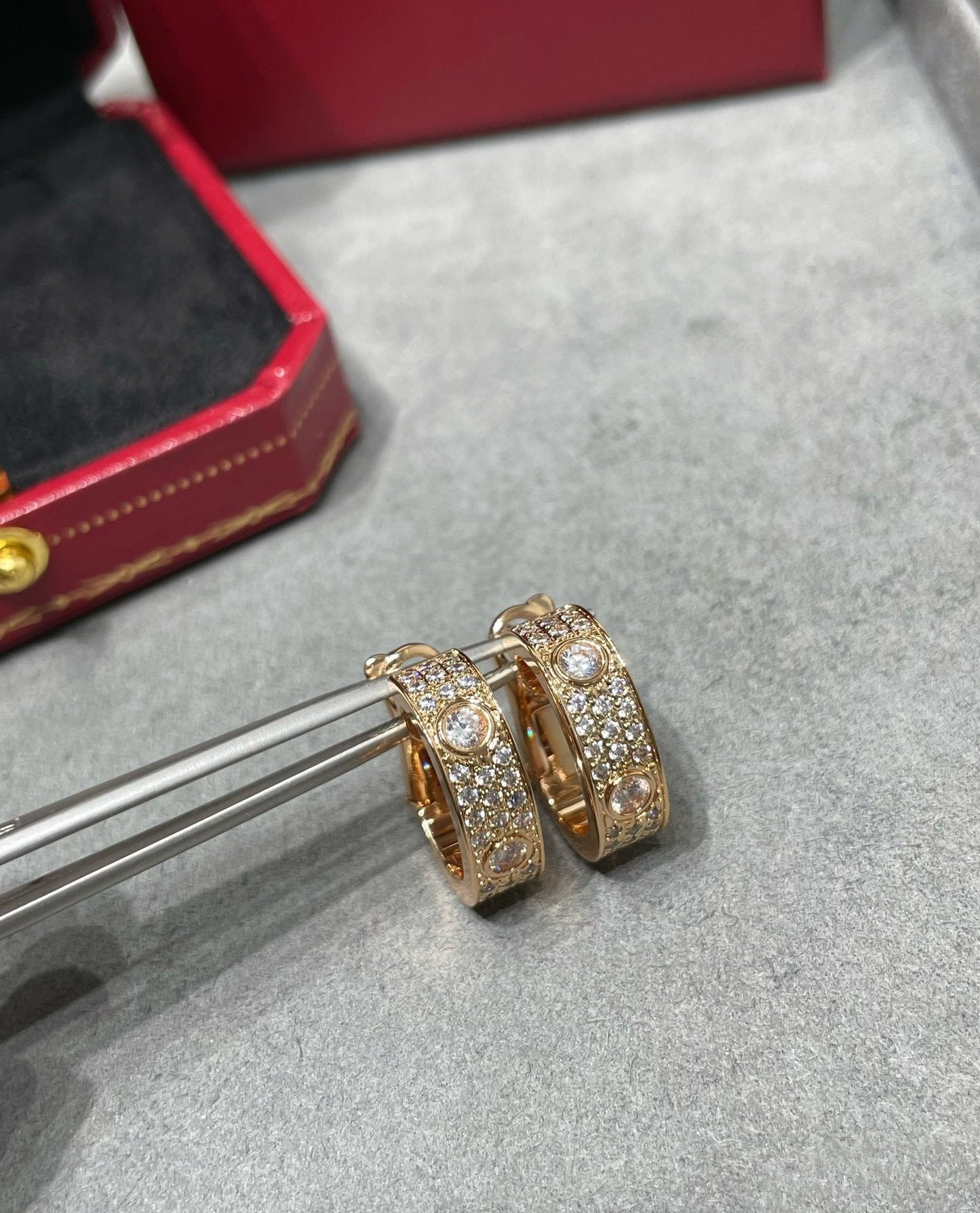 [Triumph Jewelry]LOVE 5.5MM DIAMOND PAVED EARRINGS