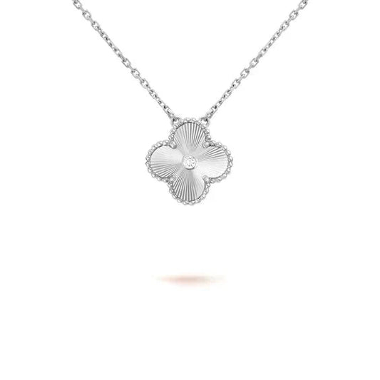 [Triumph Jewelry]CLOVER  15MM DIAMOND LASER NECKLACE SILVER