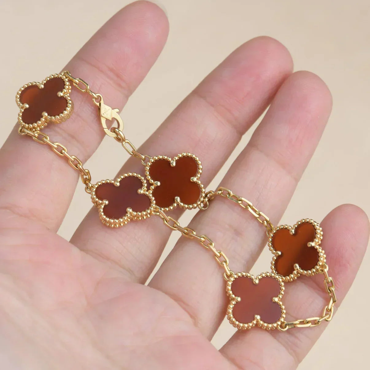 [Triumph Jewelry] CLOVER 5 MOTIF RED CORNELIAN BRACELET COLLECTION