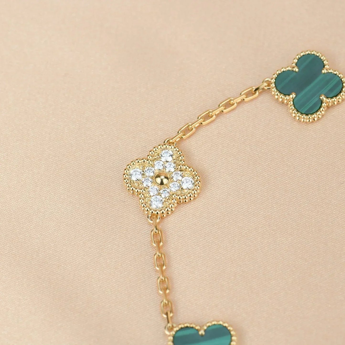 [Triumph Jewelry] CLOVER 5 MOTIF MALACHITE BRACELET COLLECTION