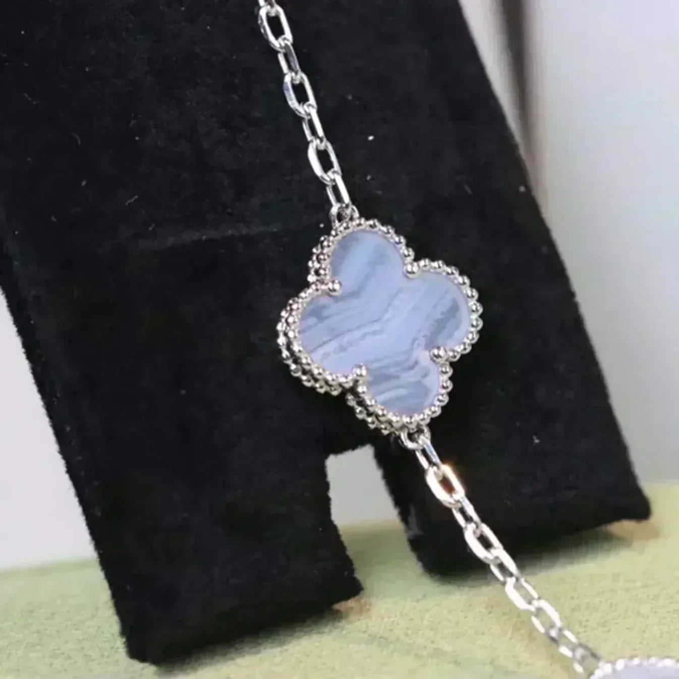 [Triumph Jewelry] CLOVER 5 MOTIF PURPLE CHALCEDONY BRACELET COLLECTION