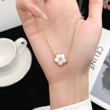 [Triumph Jewelry]LUCKY WHITE MOP PLUM BLOSSOM  BRACELET